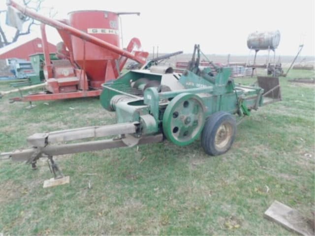 Image of John Deere 14T equipment image 1