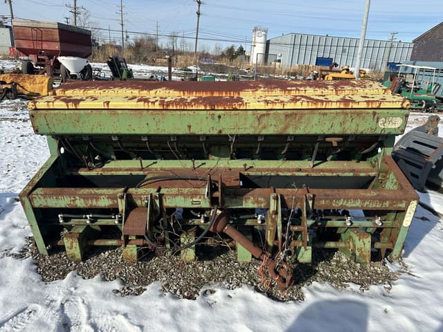 Image of John Deere 1500 equipment image 2