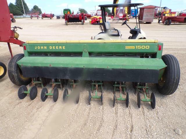 Image of John Deere 1500 equipment image 4