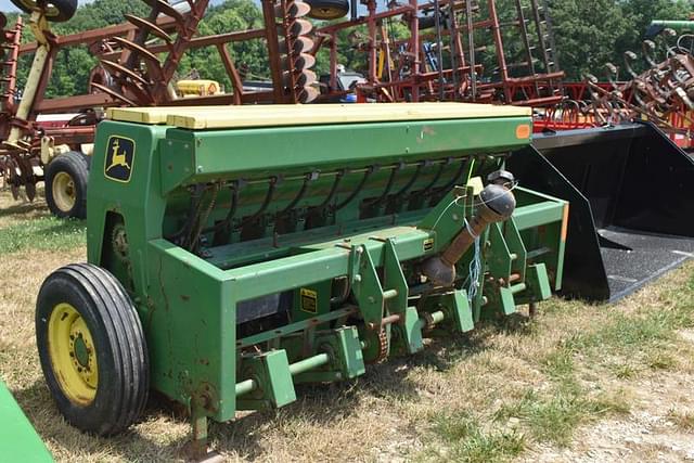 Image of John Deere 1500 equipment image 2
