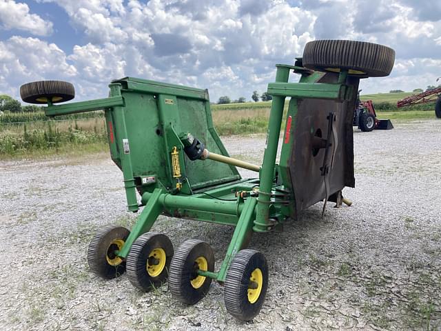 Image of John Deere 1517 equipment image 2