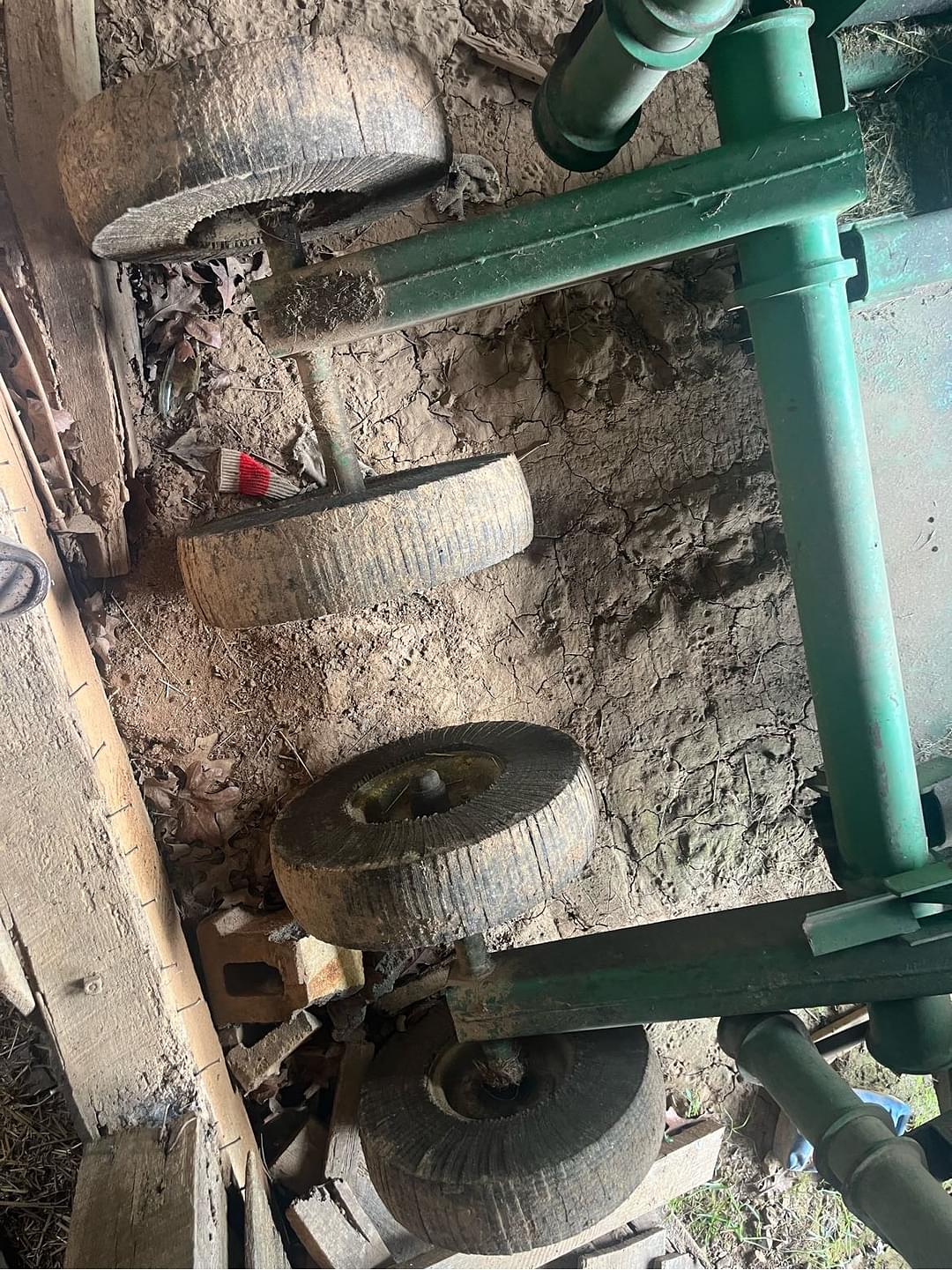 Image of John Deere 1517 Image 1