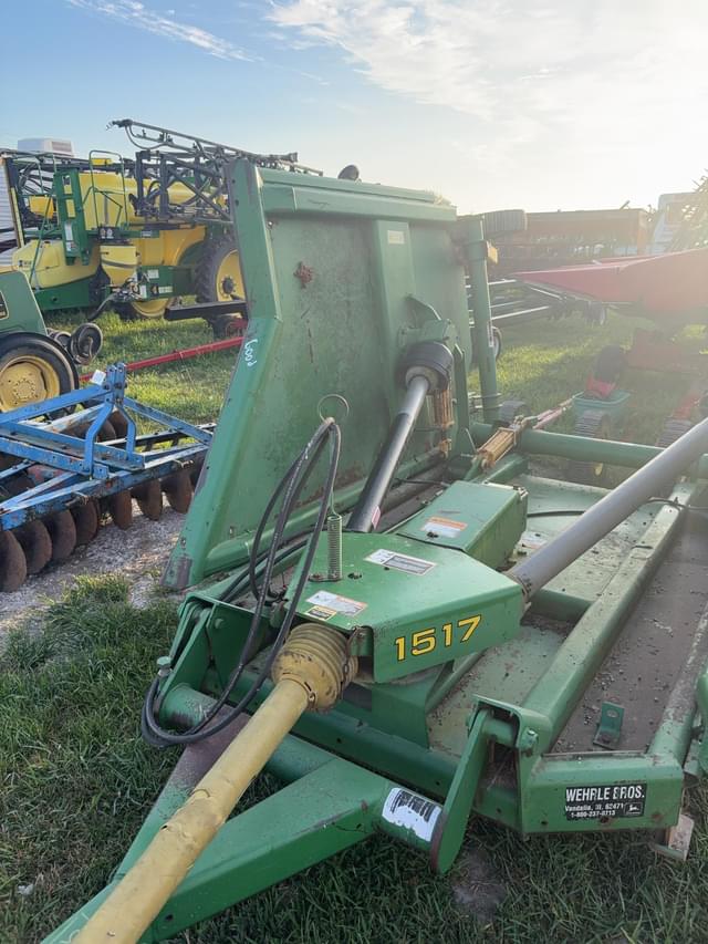 Image of John Deere 1517 equipment image 2