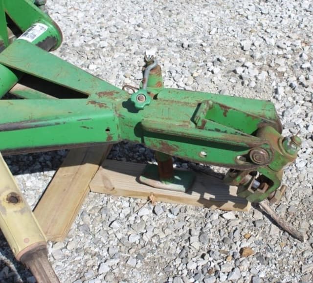 Image of John Deere 1518 equipment image 1