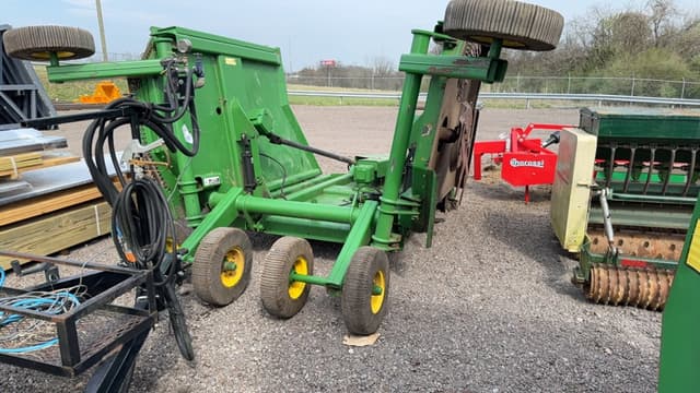 Image of John Deere 1518 equipment image 3