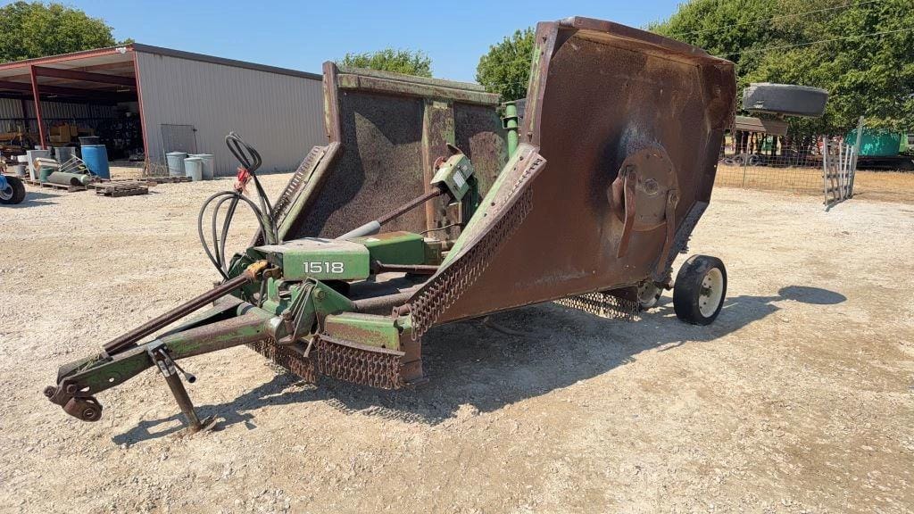 John Deere 1518 Equipment Image0