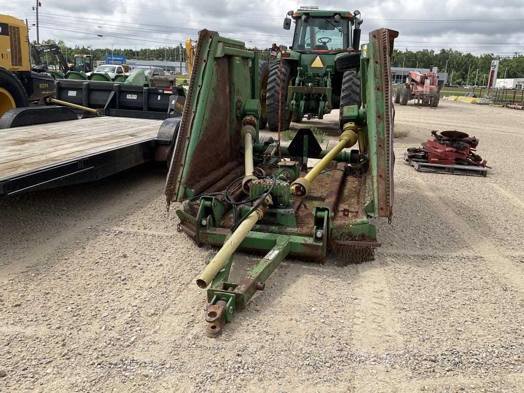 John Deere 1518 Equipment Image0