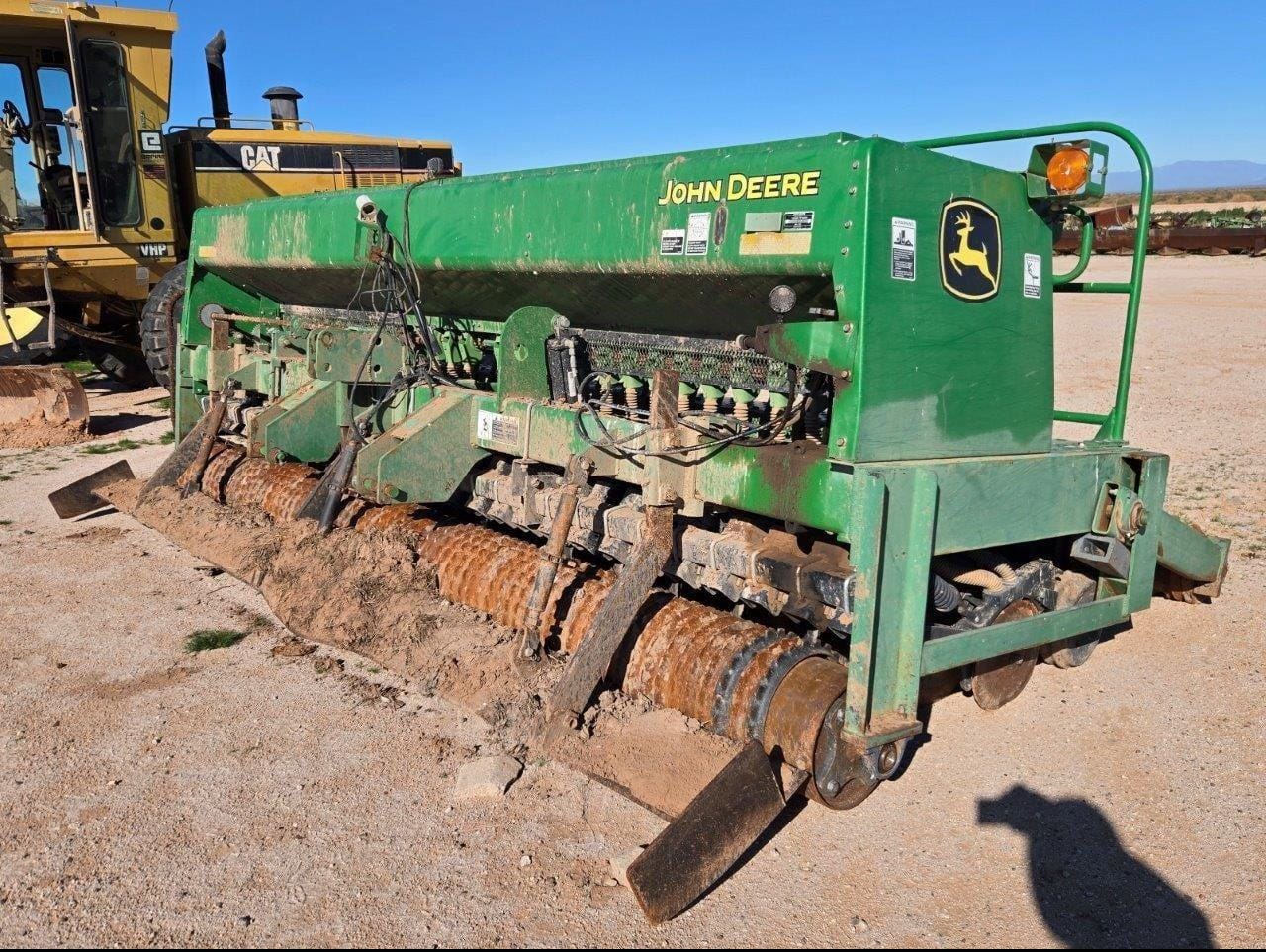 John Deere 1520 Equipment Image0