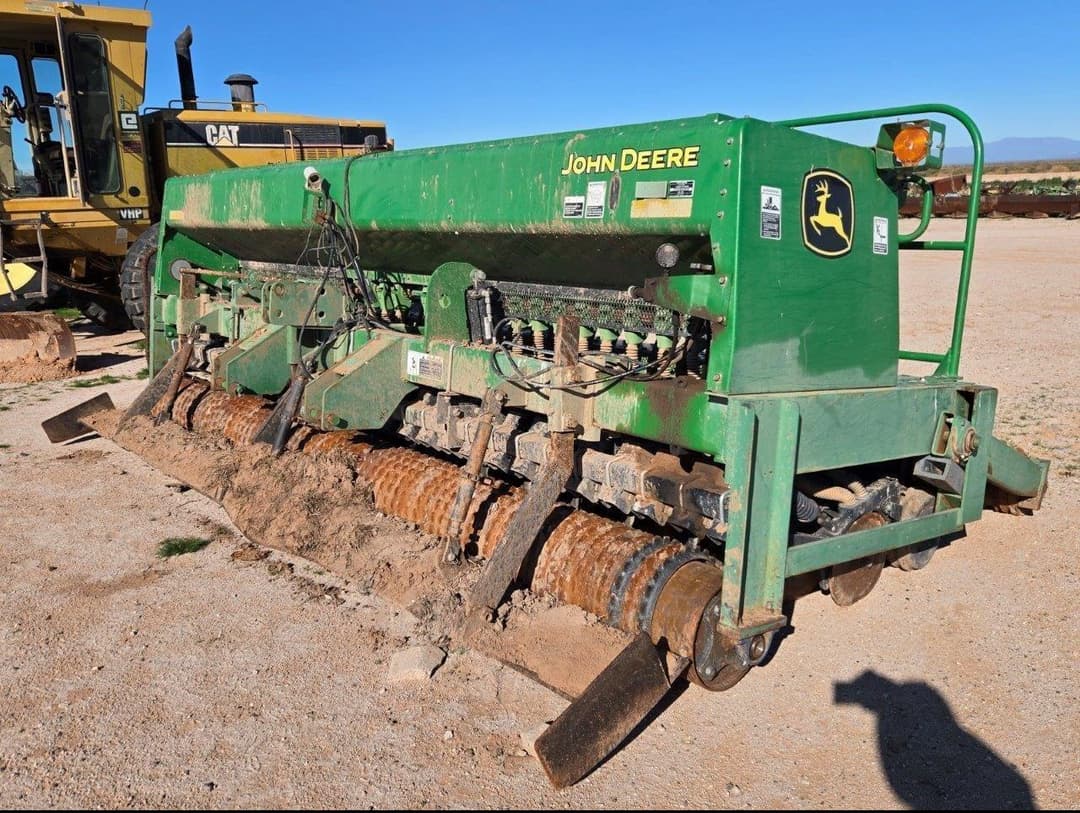 Image of John Deere 1520 Primary image