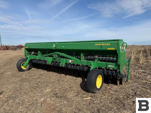 Image of John Deere 1520 equipment image 1