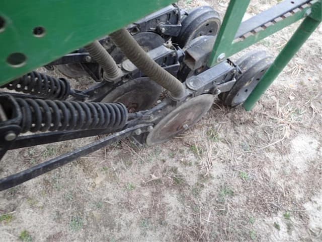 Image of John Deere 1520 equipment image 4
