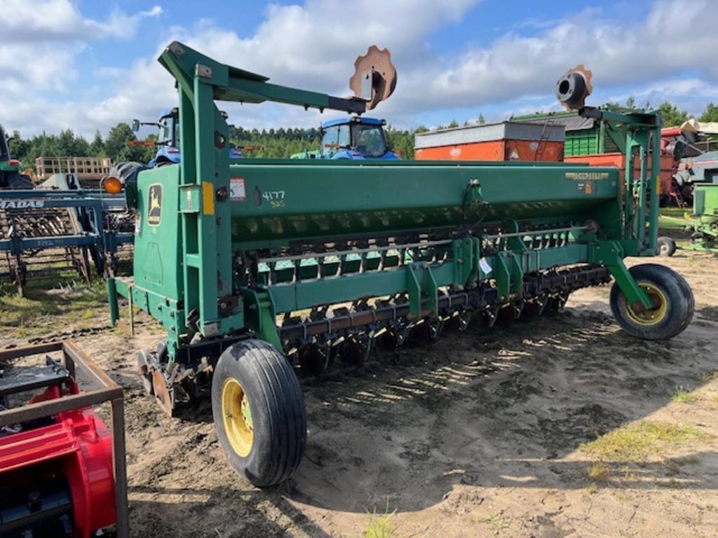 Image of John Deere 1520 Primary image