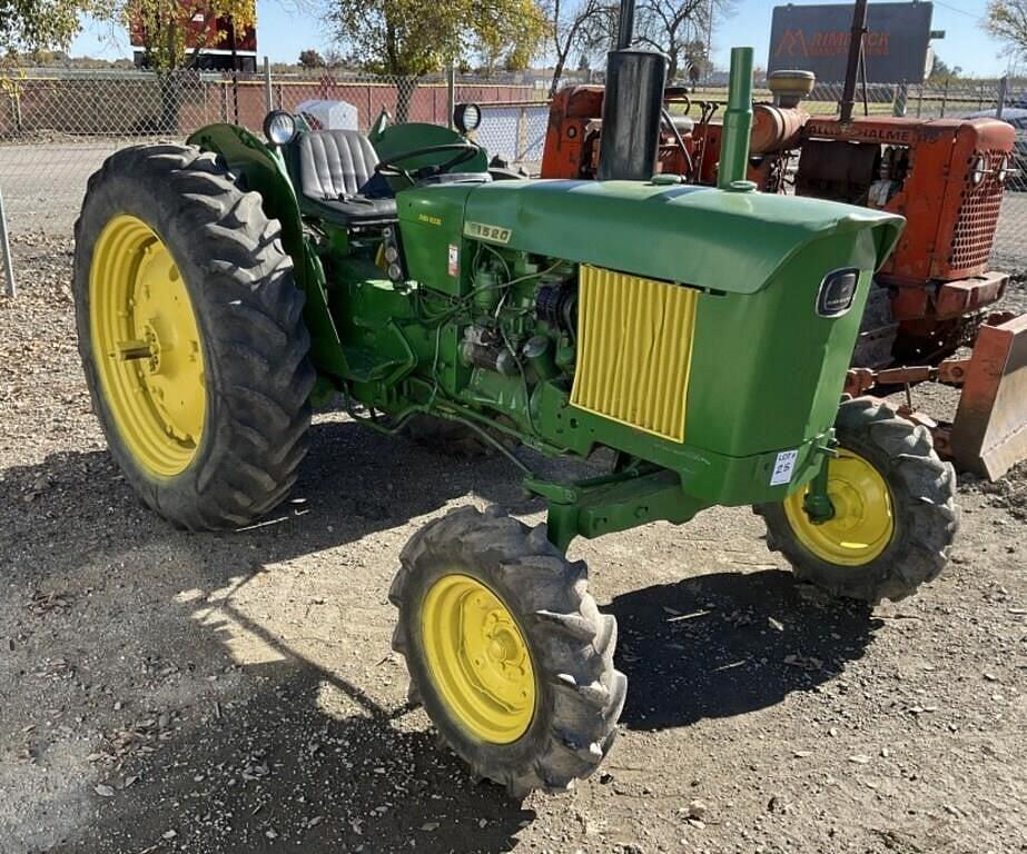 Image of John Deere 1520 Primary image