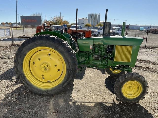 Image of John Deere 1520 equipment image 1