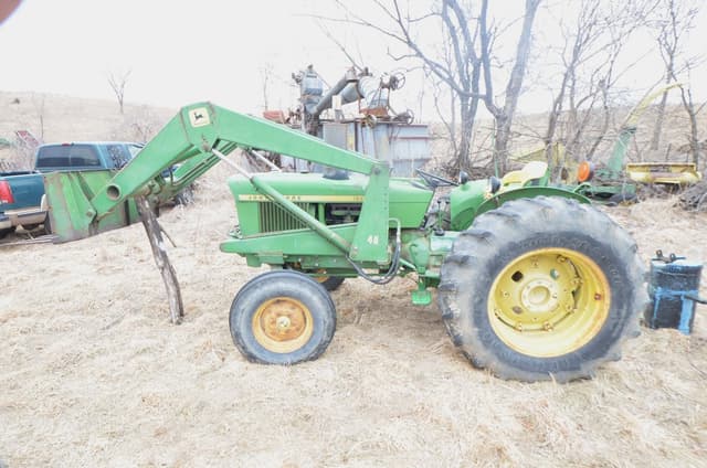 Image of John Deere 1520 equipment image 1