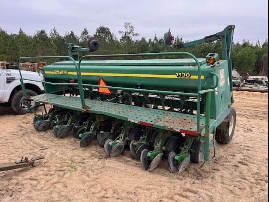 Image of John Deere 1530 equipment image 2