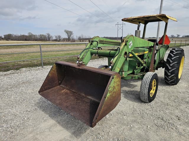 Image of John Deere 1530 equipment image 1