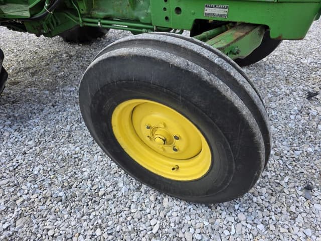 Image of John Deere 1530 equipment image 2