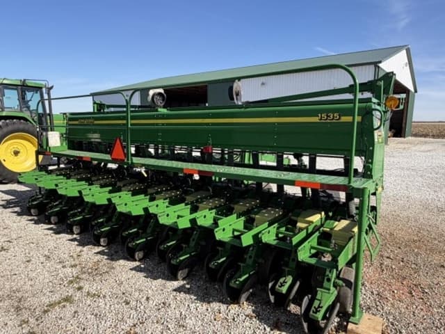 Image of John Deere 1535 equipment image 3