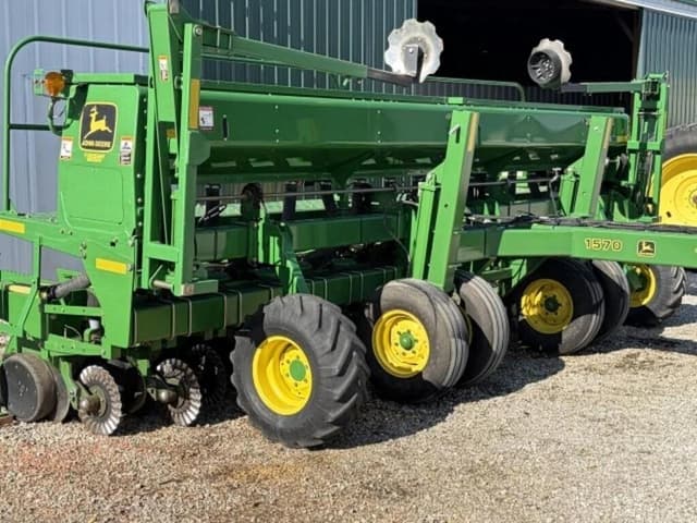 Image of John Deere 1535 equipment image 4