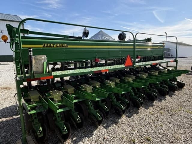 Image of John Deere 1535 equipment image 2