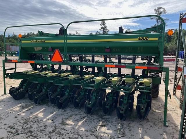 Image of John Deere 1535 equipment image 2