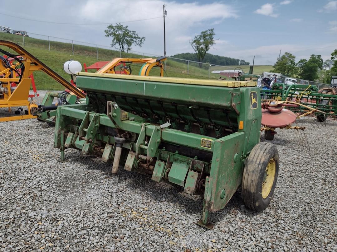 Image of John Deere 1550 Primary image