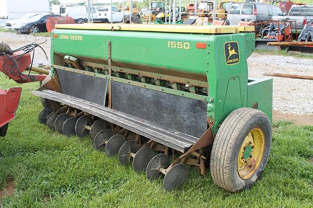 Image of John Deere 1550 equipment image 2