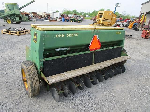 Image of John Deere 1550 equipment image 2