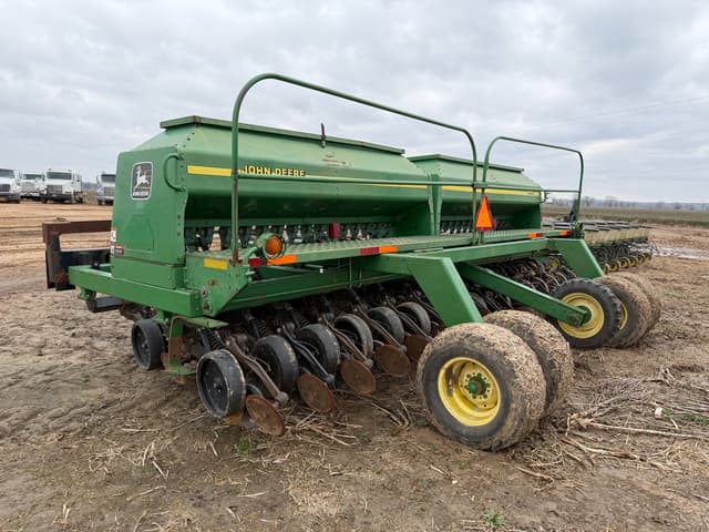 Image of John Deere 1560 equipment image 3