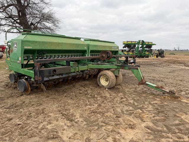 Image of John Deere 1560 equipment image 1