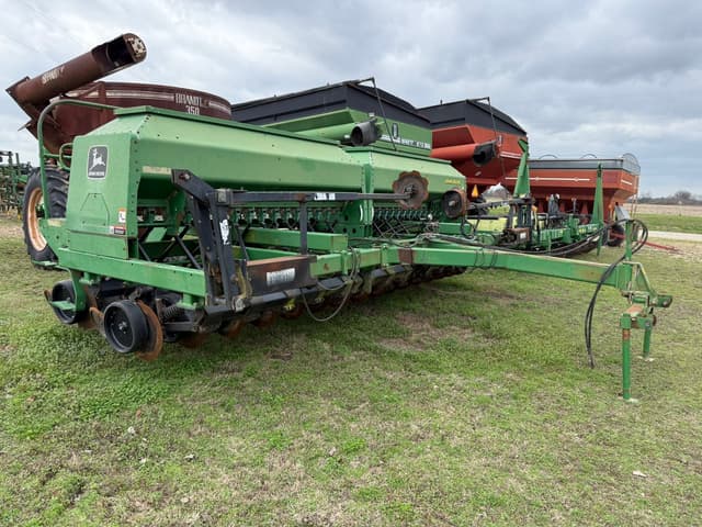 Image of John Deere 1560 equipment image 1