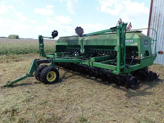 Image of John Deere 1560 equipment image 1