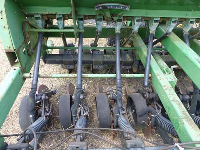 Image of John Deere 1560 equipment image 4