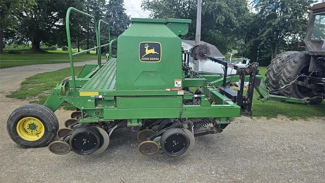 Image of John Deere 1560 equipment image 1