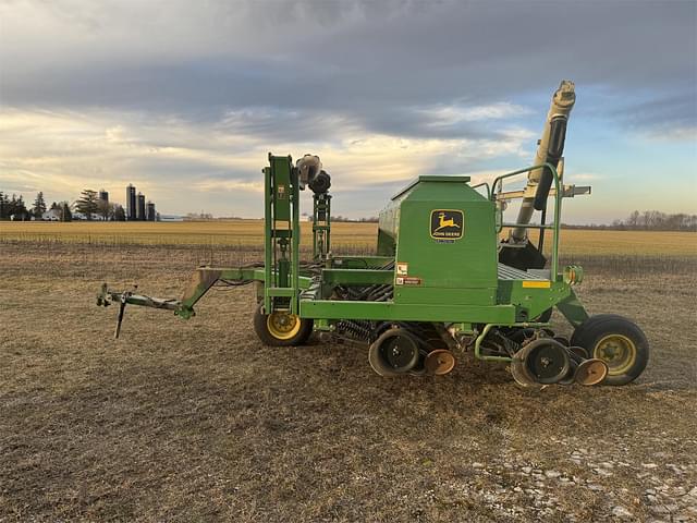 Image of John Deere 1560 equipment image 1