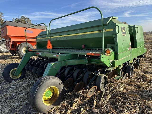 Image of John Deere 1560 equipment image 3