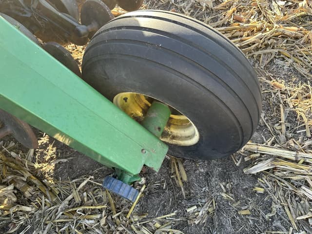 Image of John Deere 1560 equipment image 4