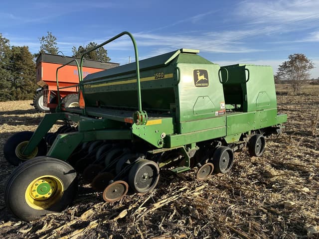 Image of John Deere 1560 equipment image 1