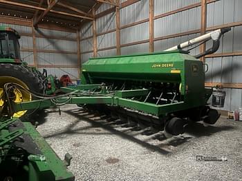 John Deere 1560 Equipment Image0