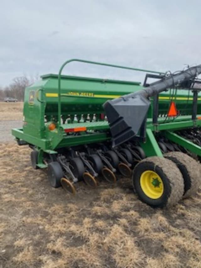 Image of John Deere 1560 equipment image 3