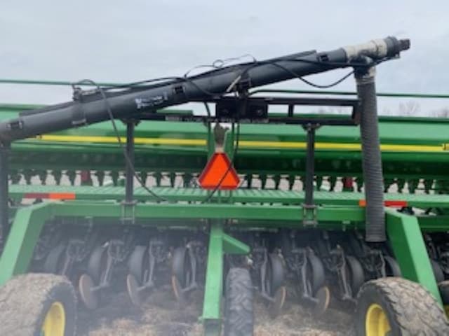 Image of John Deere 1560 equipment image 4