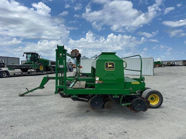 Image of John Deere 1560 equipment image 1