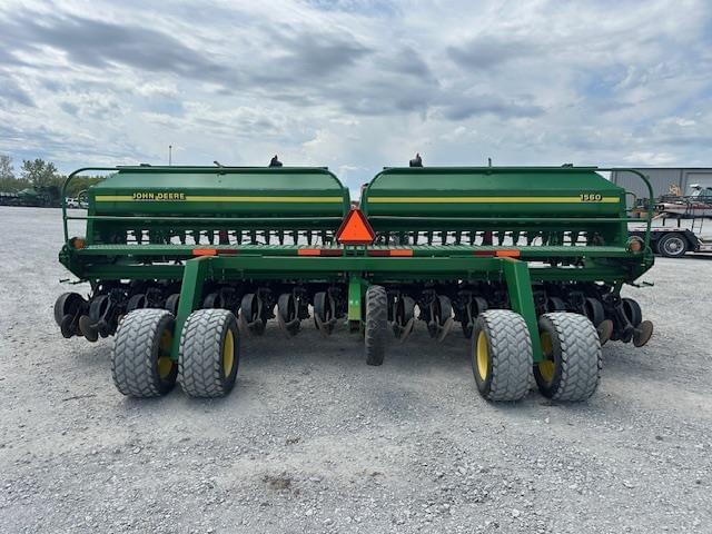 Image of John Deere 1560 equipment image 3
