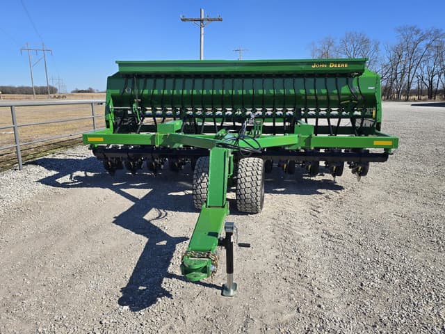 Image of John Deere 1560 equipment image 2