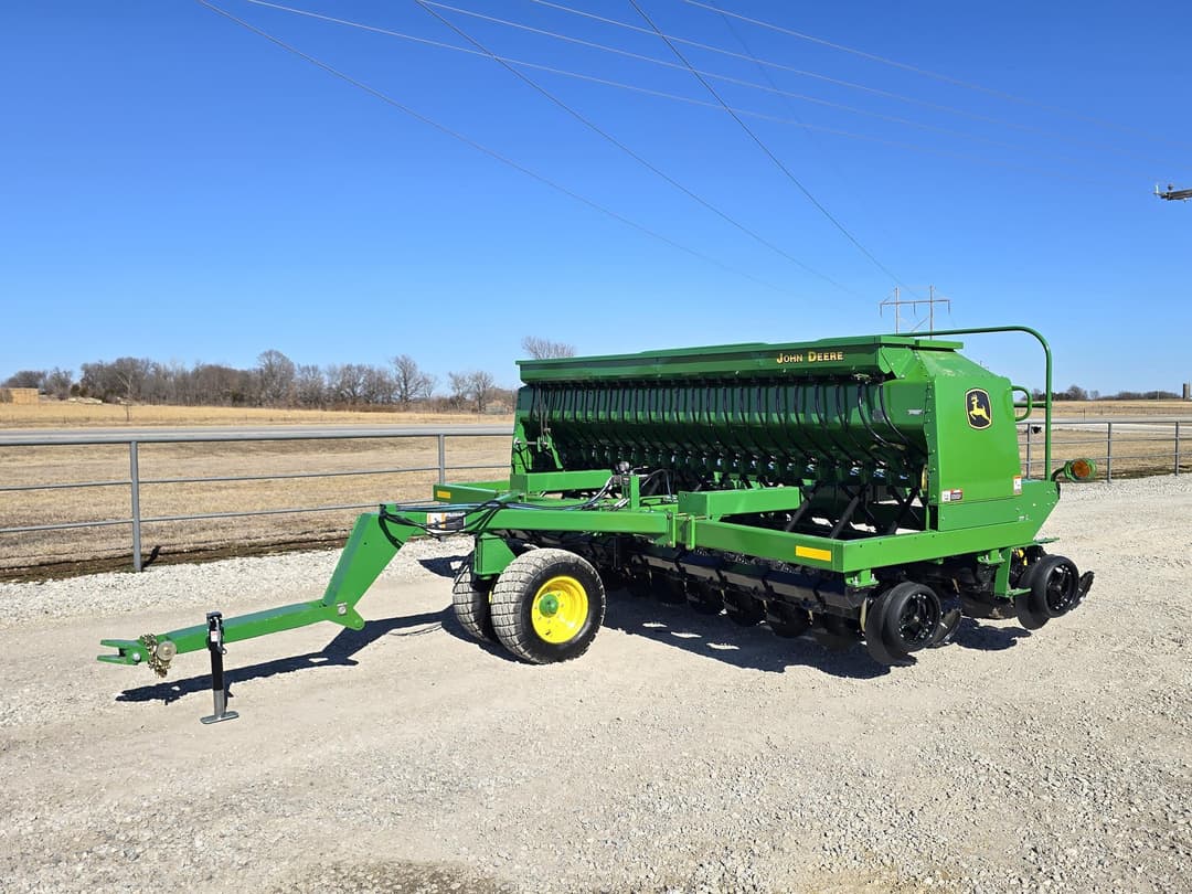 Image of John Deere 1560 Primary image