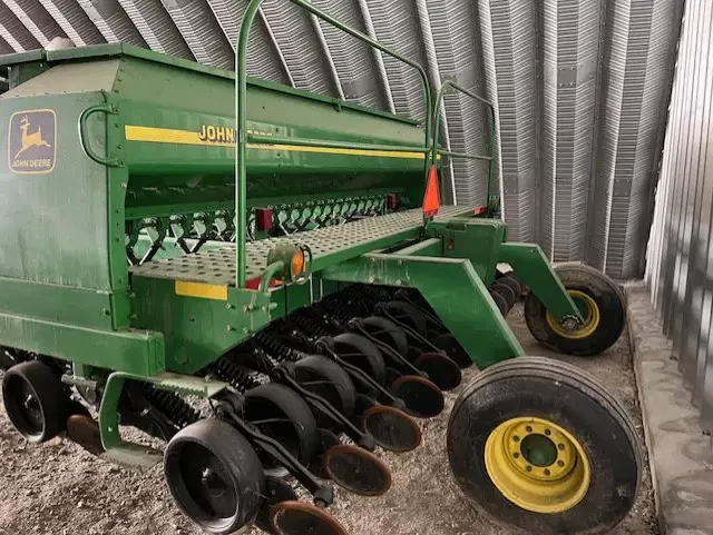 Image of John Deere 1560 equipment image 3