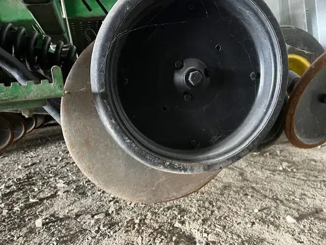 Image of John Deere 1560 equipment image 2