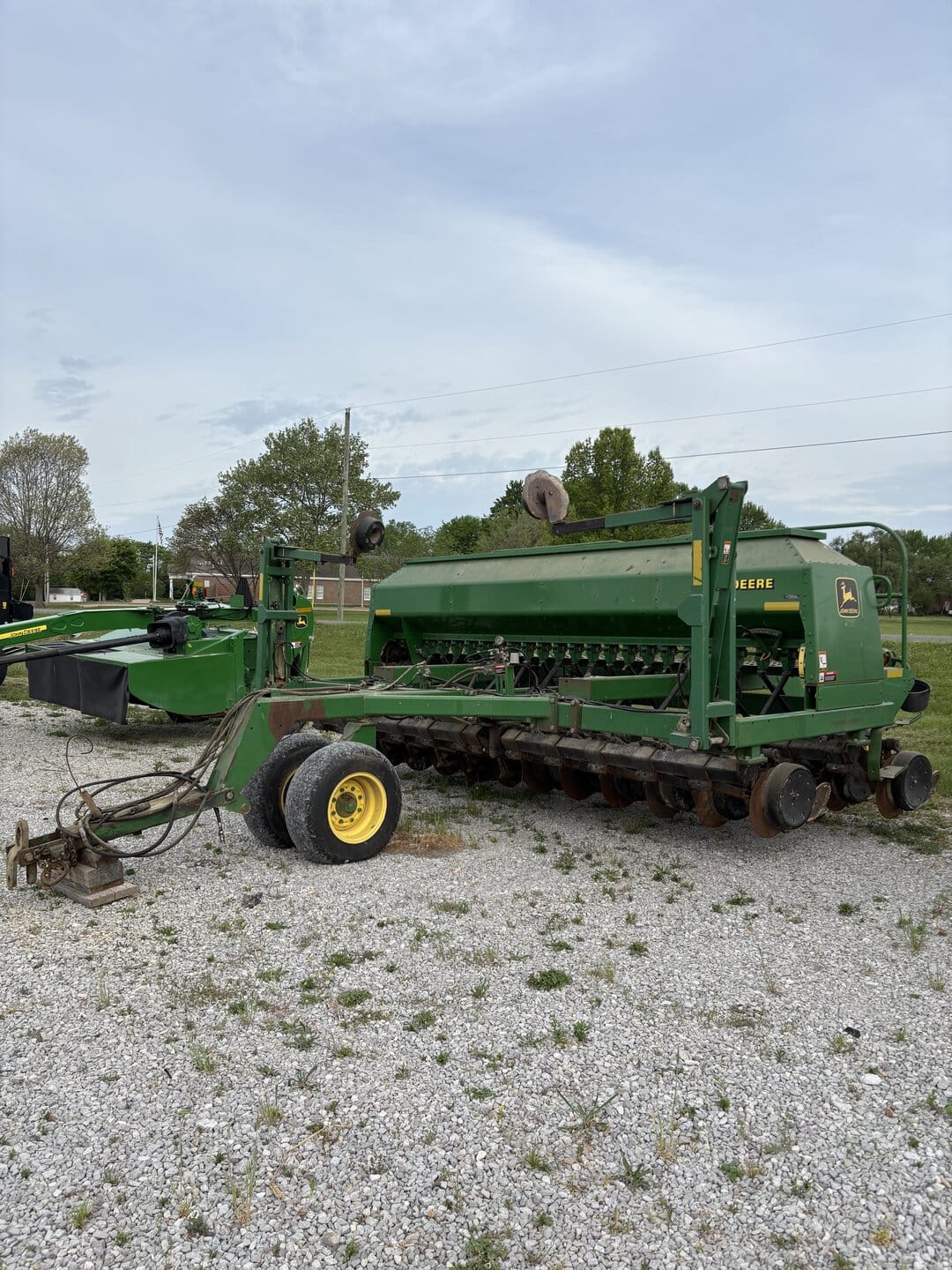 John Deere 1560 Equipment Image0