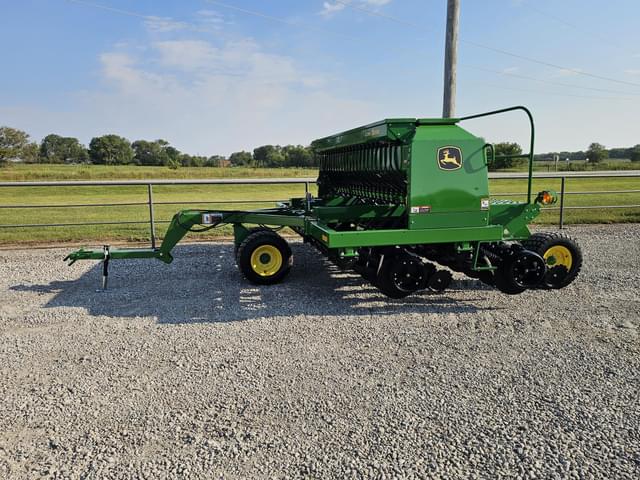 Image of John Deere 1560 equipment image 3